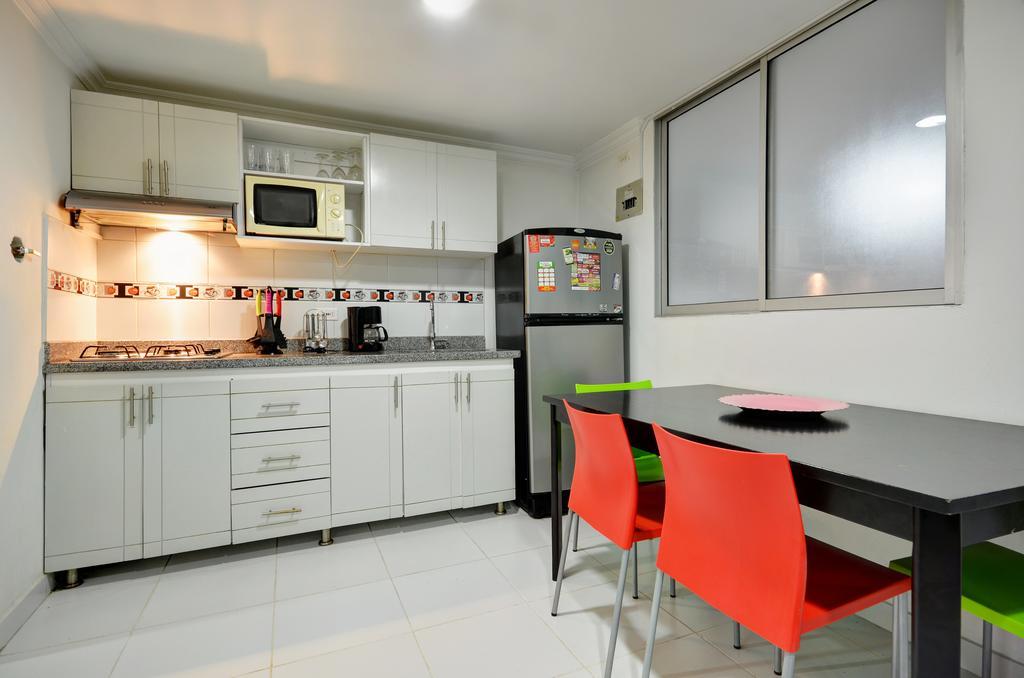 Apartamentos Amoblados Jg De La 70 Меделин Екстериор снимка