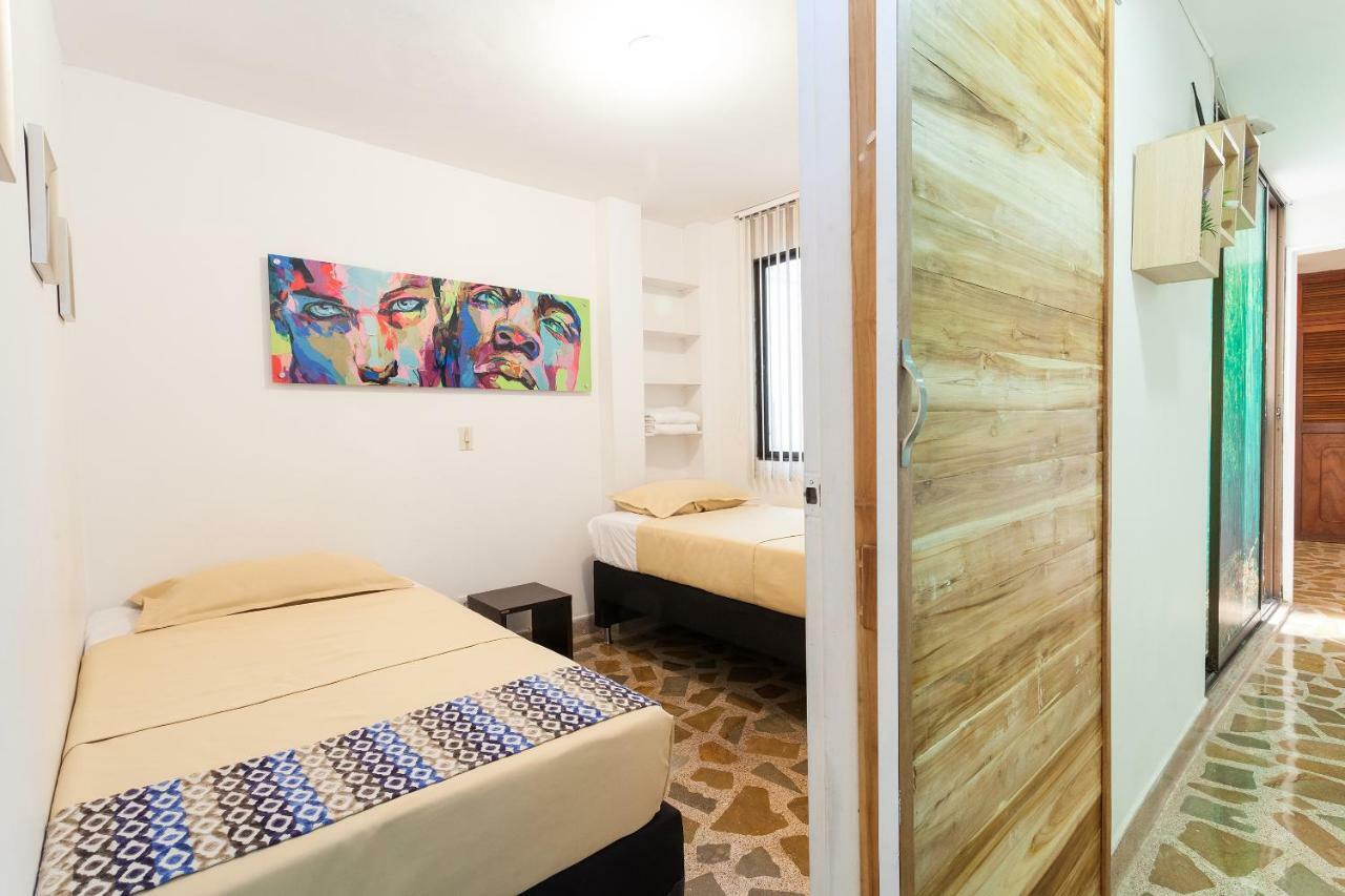 Apartamentos Amoblados Jg De La 70 Меделин Екстериор снимка
