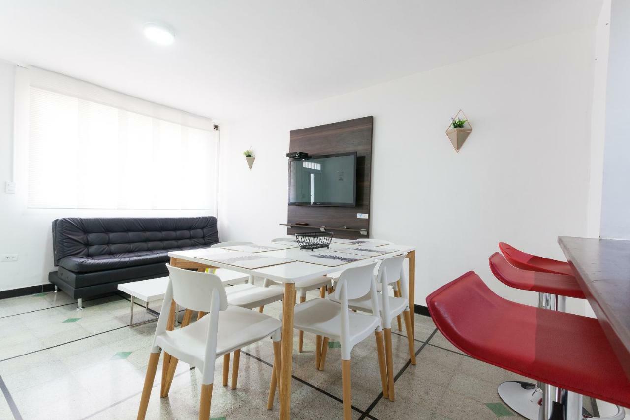 Apartamentos Amoblados Jg De La 70 Меделин Екстериор снимка