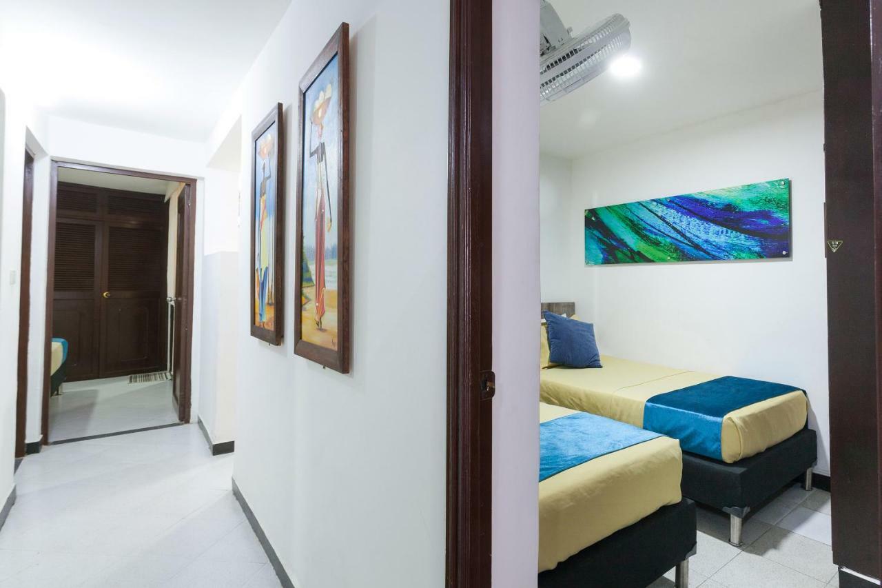 Apartamentos Amoblados Jg De La 70 Меделин Екстериор снимка