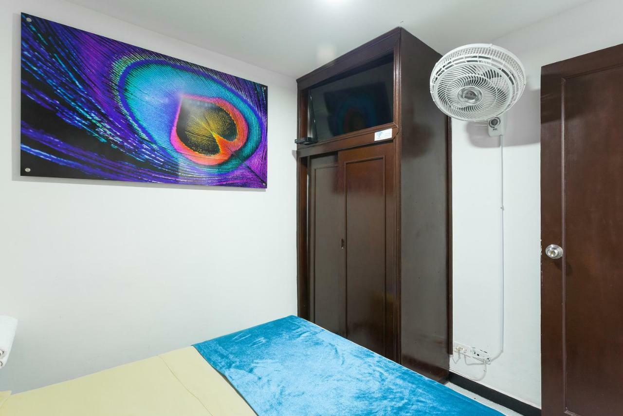 Apartamentos Amoblados Jg De La 70 Меделин Екстериор снимка