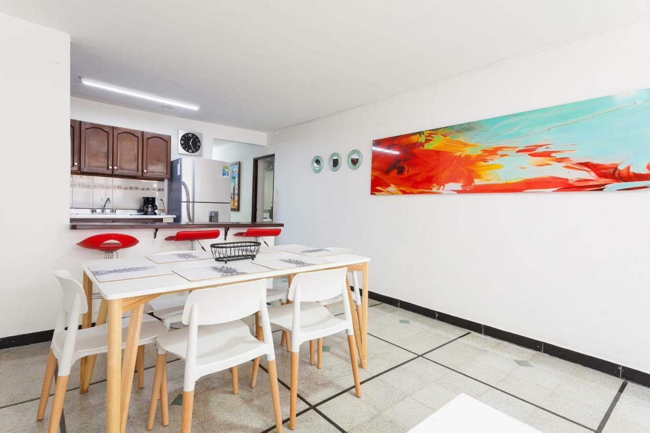 Apartamentos Amoblados Jg De La 70 Меделин Екстериор снимка