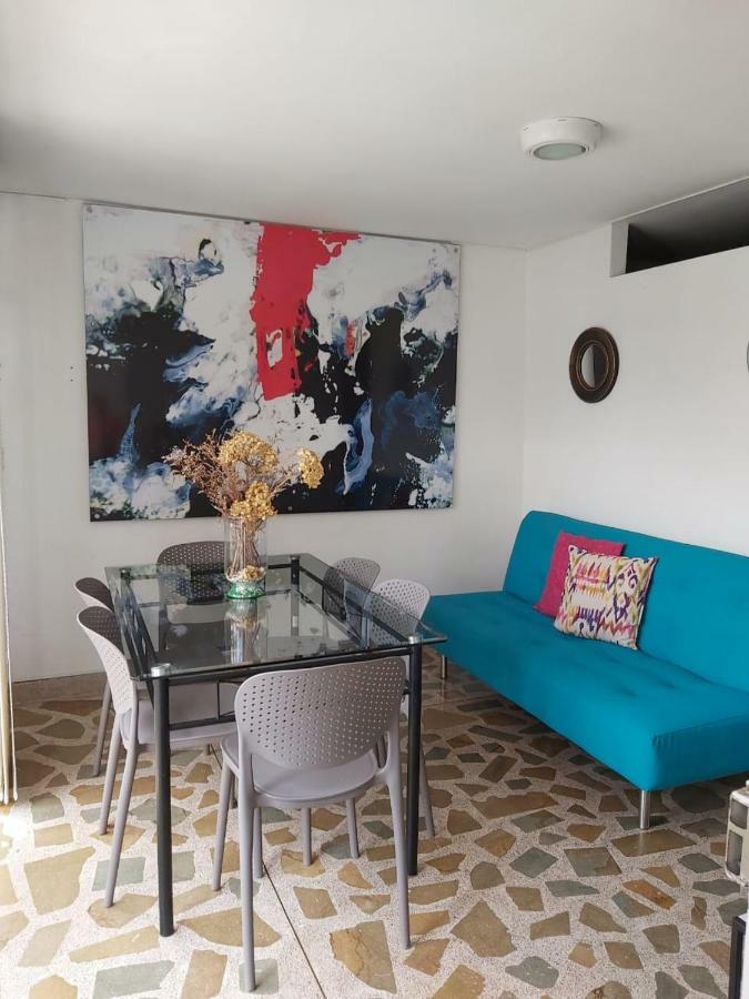 Apartamentos Amoblados Jg De La 70 Меделин Екстериор снимка