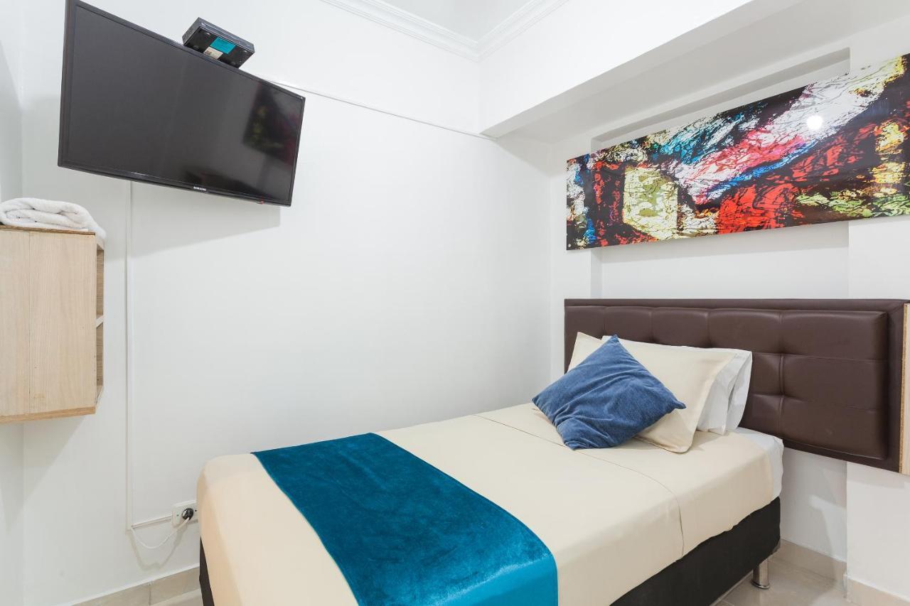 Apartamentos Amoblados Jg De La 70 Меделин Екстериор снимка