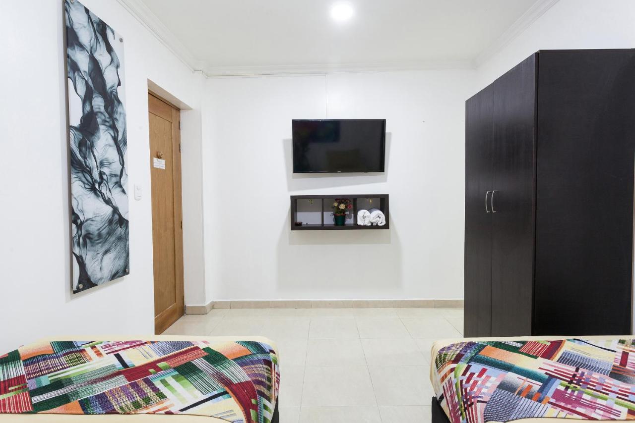 Apartamentos Amoblados Jg De La 70 Меделин Екстериор снимка